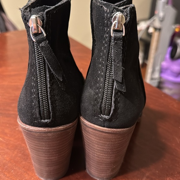 Black suede Aldo booties - Picture 2 of 10